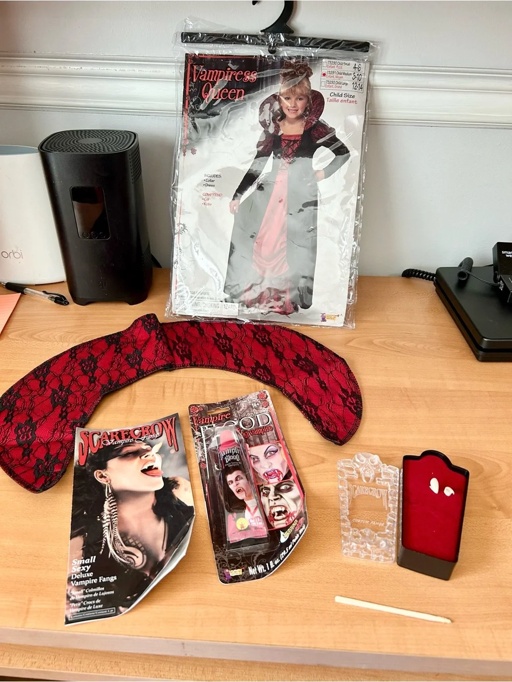 Halloween costume accessories vampire collar/blood/fangs (no dress)